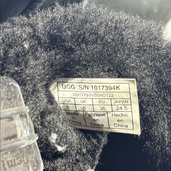 UGG Black Ankle Boots with Suede Finish pre-owned size: 6 - Picture 6 of 7